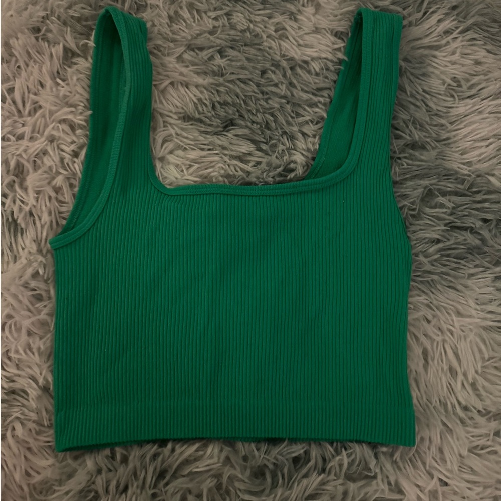 ZARA cropped tank top. GREEN. Size XS-S